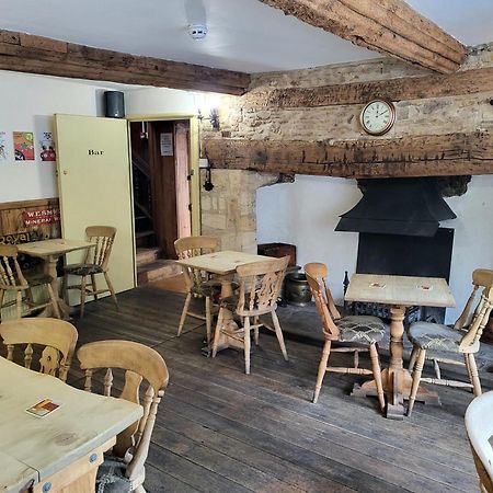 Swan Inn Lechlade Exterior foto