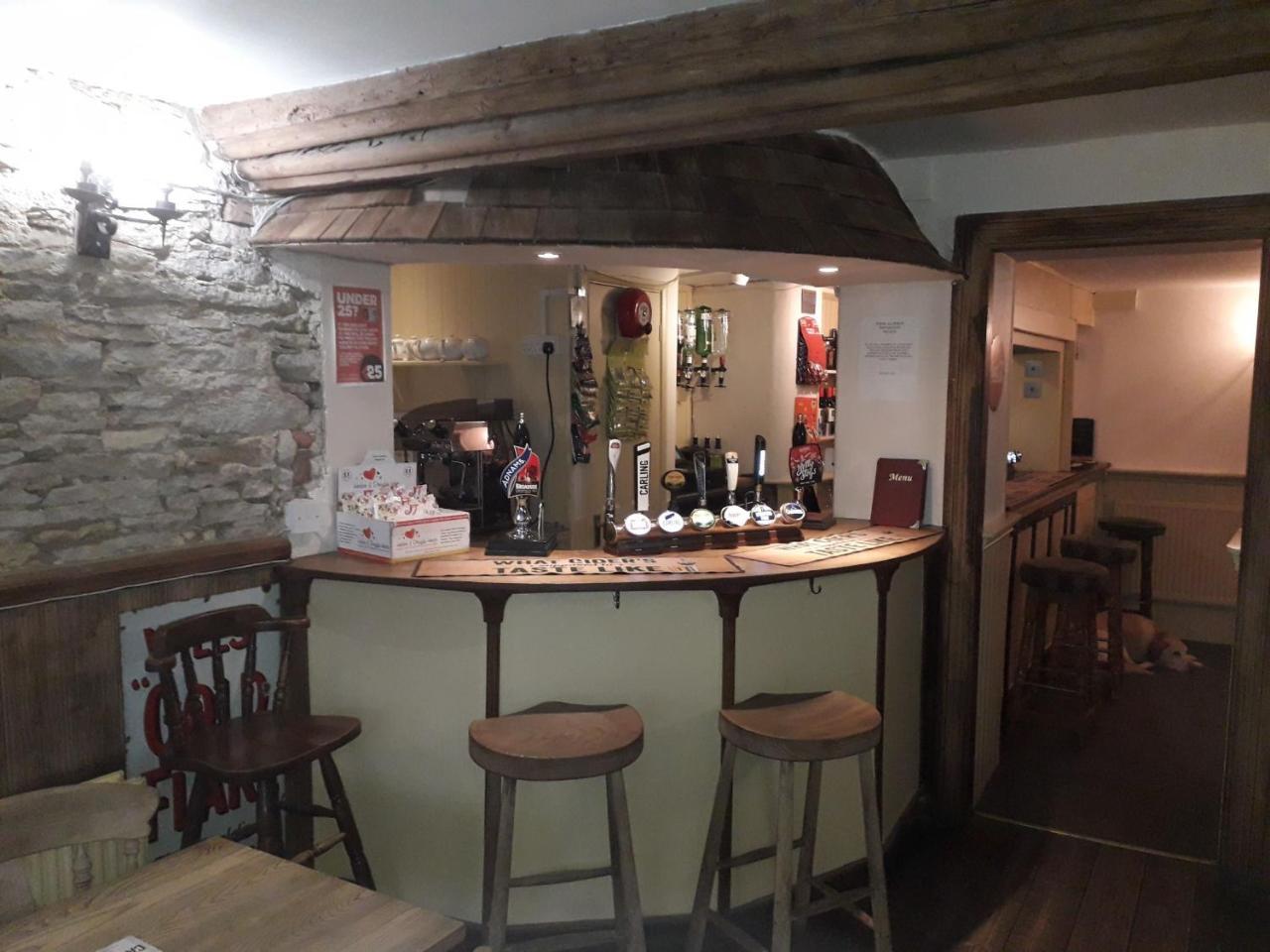 Swan Inn Lechlade Exterior foto